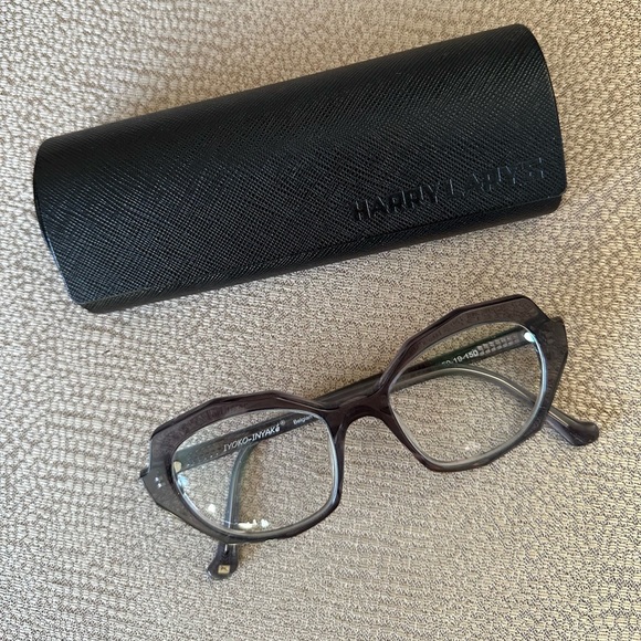 IYOKO INYAKE Frames - Picture 1 of 1